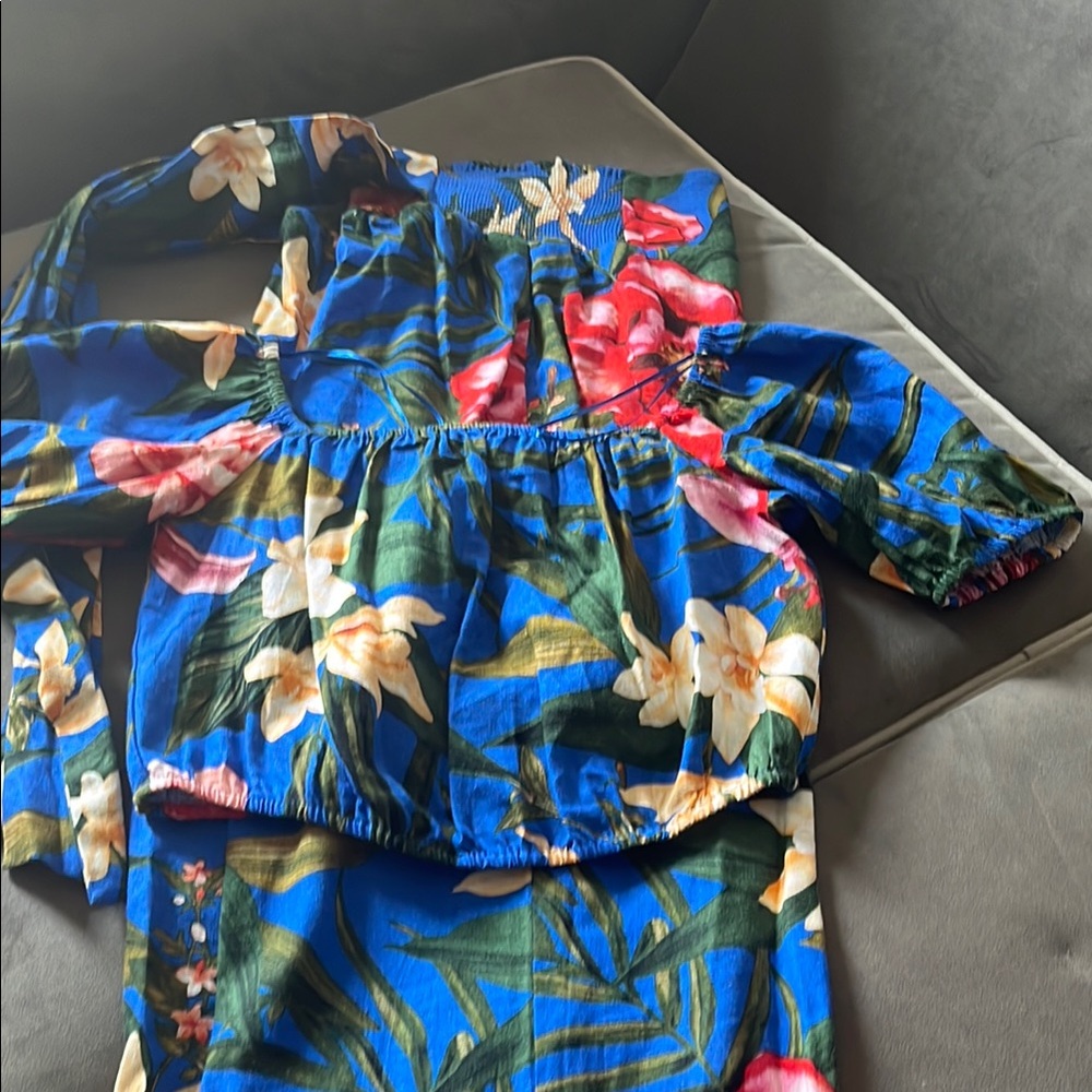 Floral Off-Shoulder Top and capri widelegged set